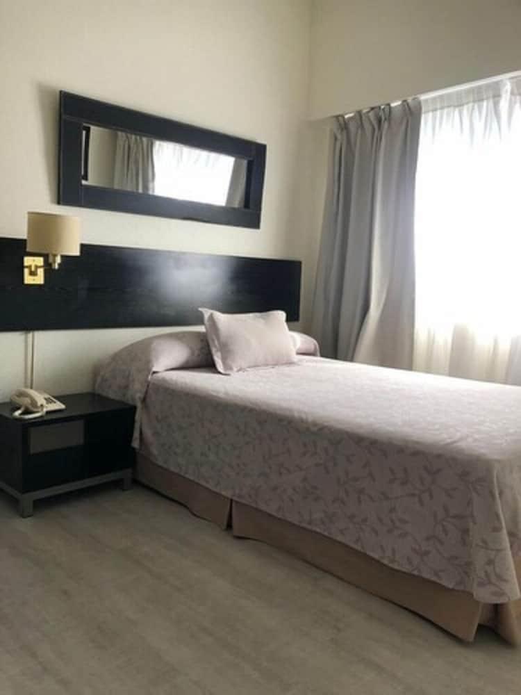 בואנוס איירס Hotel La Perla מראה חיצוני תמונה