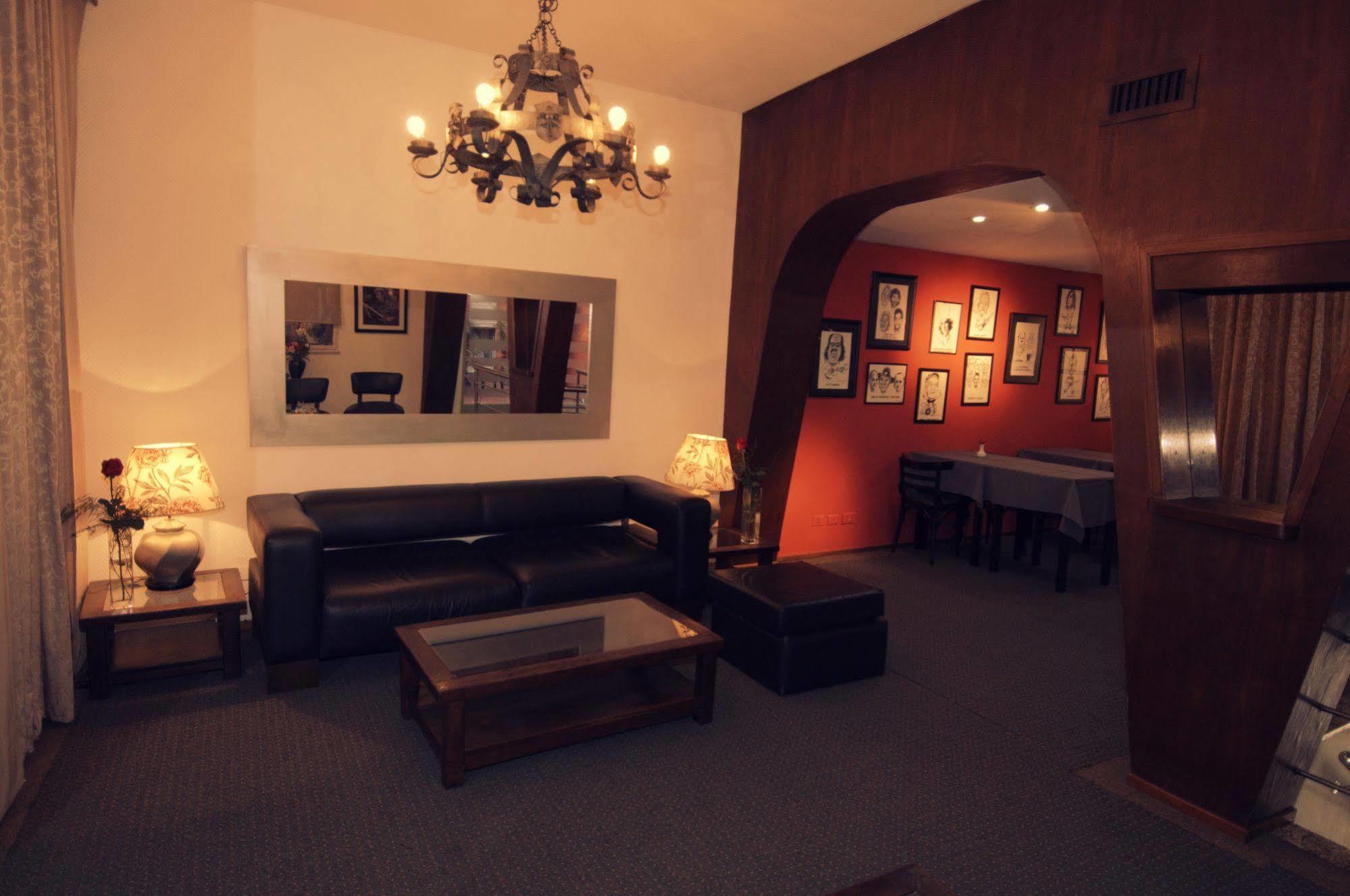 בואנוס איירס Hotel La Perla מראה חיצוני תמונה